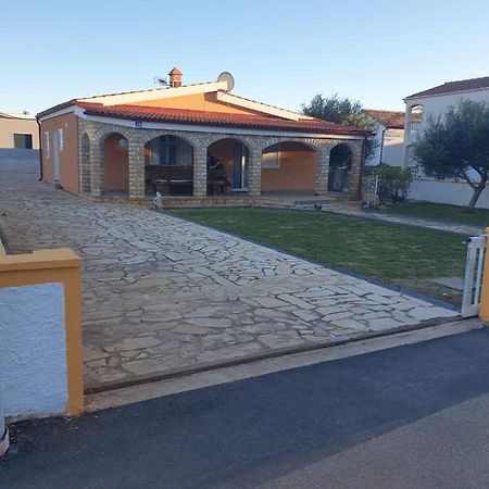 Studio Apartman I Mali Apartman Vir Exterior foto
