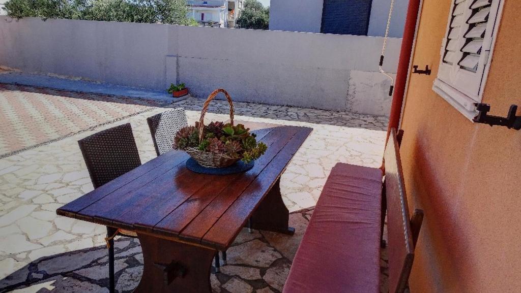Studio Apartman I Mali Apartman Vir Exterior foto